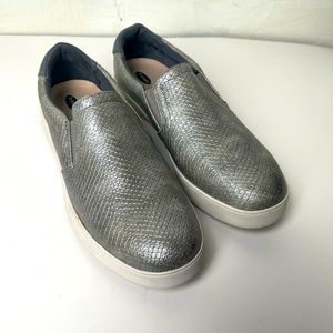 Dr.Scholl’s Memory Foam Cool Fit Woman’s Silver Snakeskin Slip On Flats 8.5M